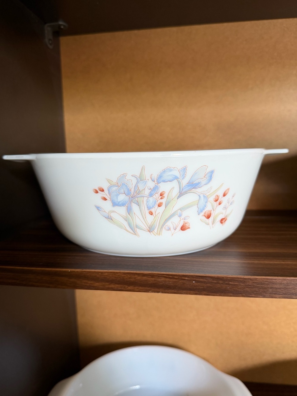 Vintage Pyrex England Iris Pattern 8” Casserole Bowl